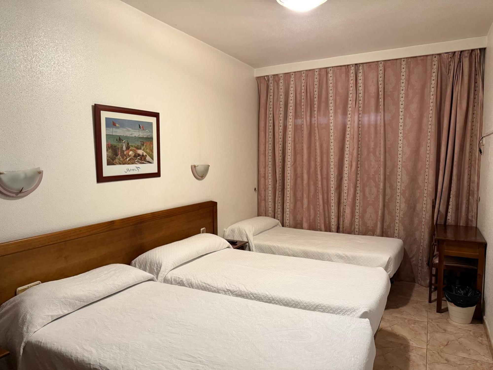 Hotel Praderon San Sebastian de los Reyes Exterior photo
